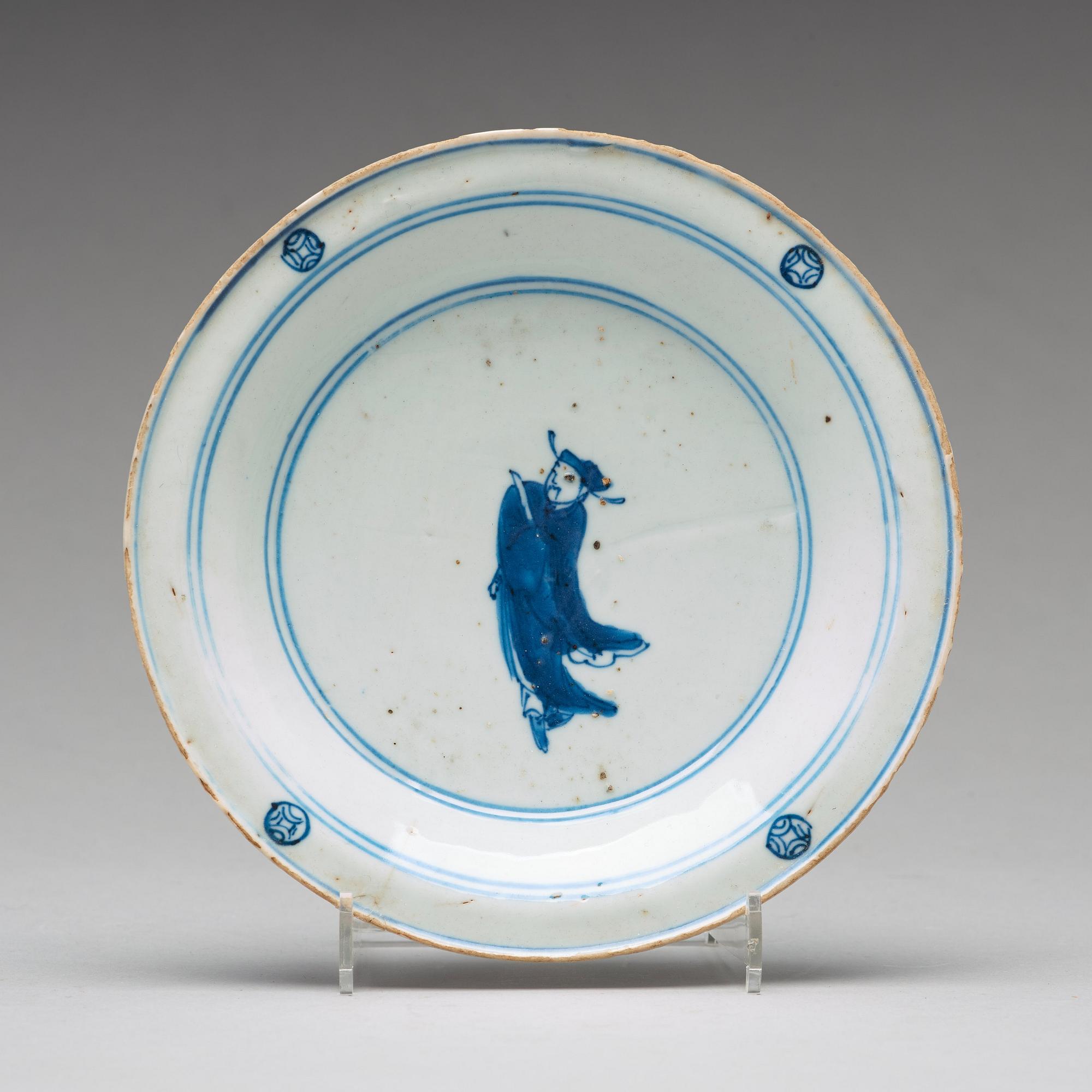 TALLRIKAR, fem stycken, porslin. Mingdynastin, Tianqi /Chongzhen, 1600-tal.