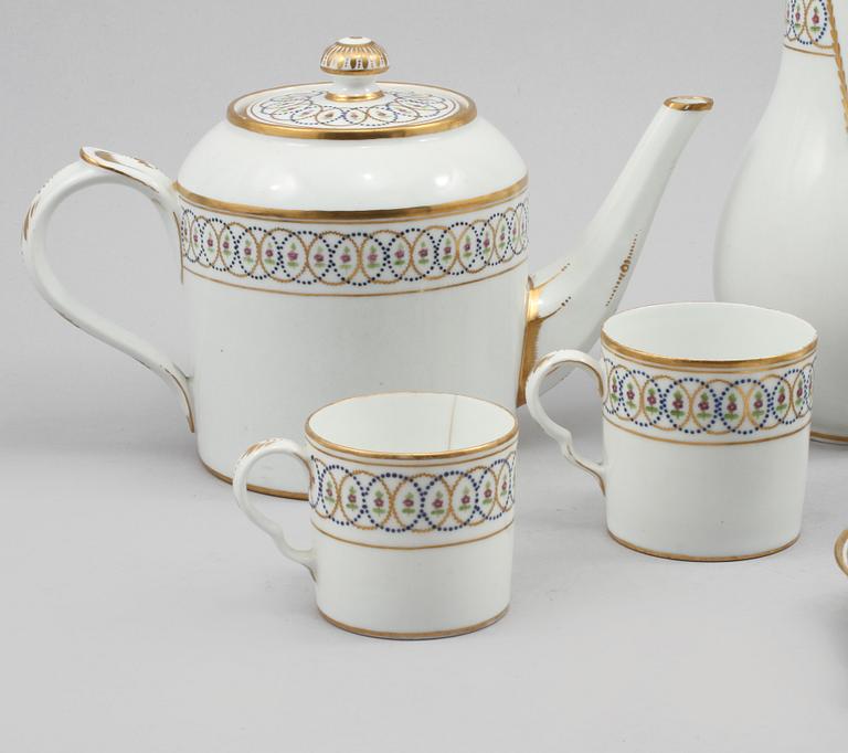 SERVISDELAR, 5 st, porslin, troligen La Courtille, Paris, empire, 1800-talets första hälft.