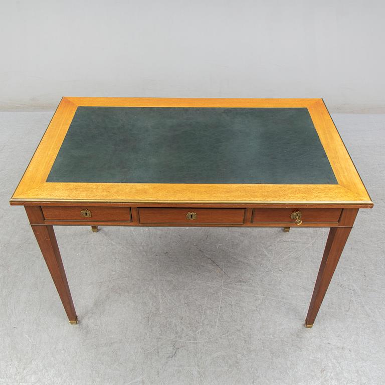 SKRIVBORD, sengustaviansk stil 1900-talets första hälft.