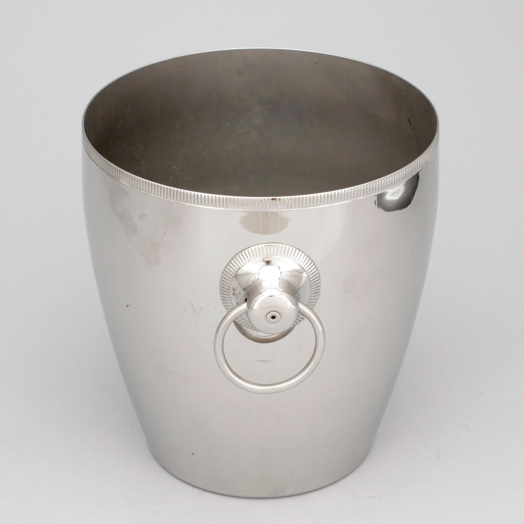 CHAMPAGNEKYLARE, förkromad metall, modern tillverkning.