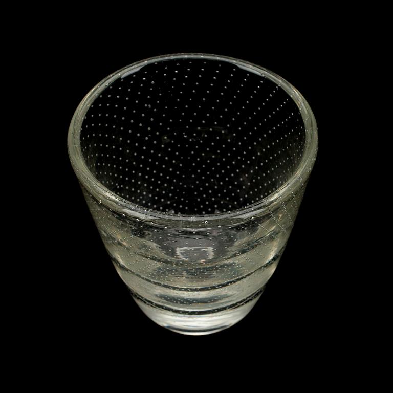 VAS, glas, signerad G. Nyman, Nuutajärvi. 1940-talets slut.