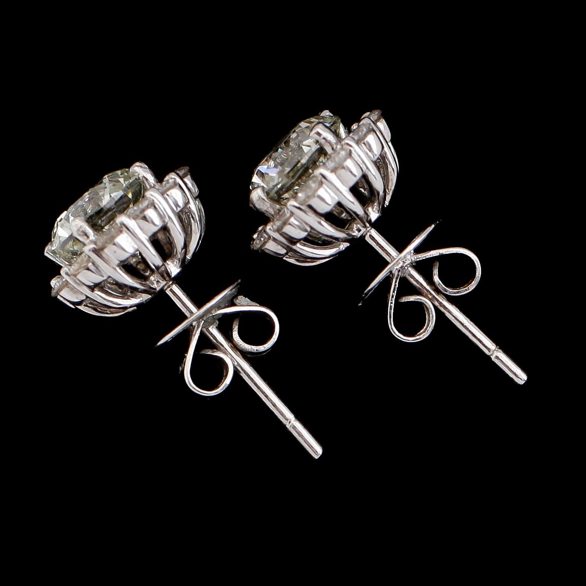ÖRHÄNGEN, 1 par, 18 k vitguld, briljantslipade diamanter tot ca 2.49 ct.