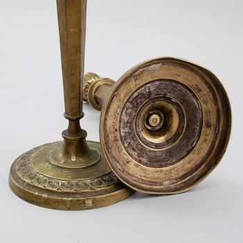 LJUSSTAKAR, 1 par, brons, 1700-tal.