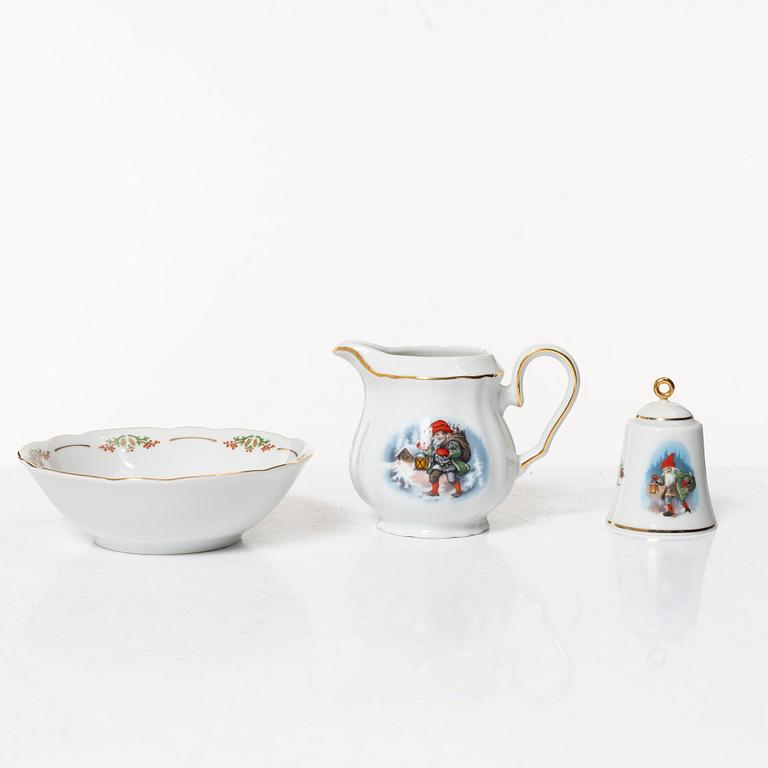 Christmas service, 77 pieces, Christineholm, second half of the 20th century.