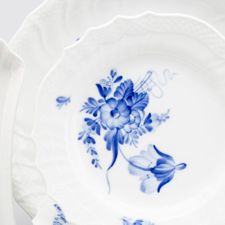 a set of 30 pcs porcelain service, "Blå blomst" Royal Copenhagen,