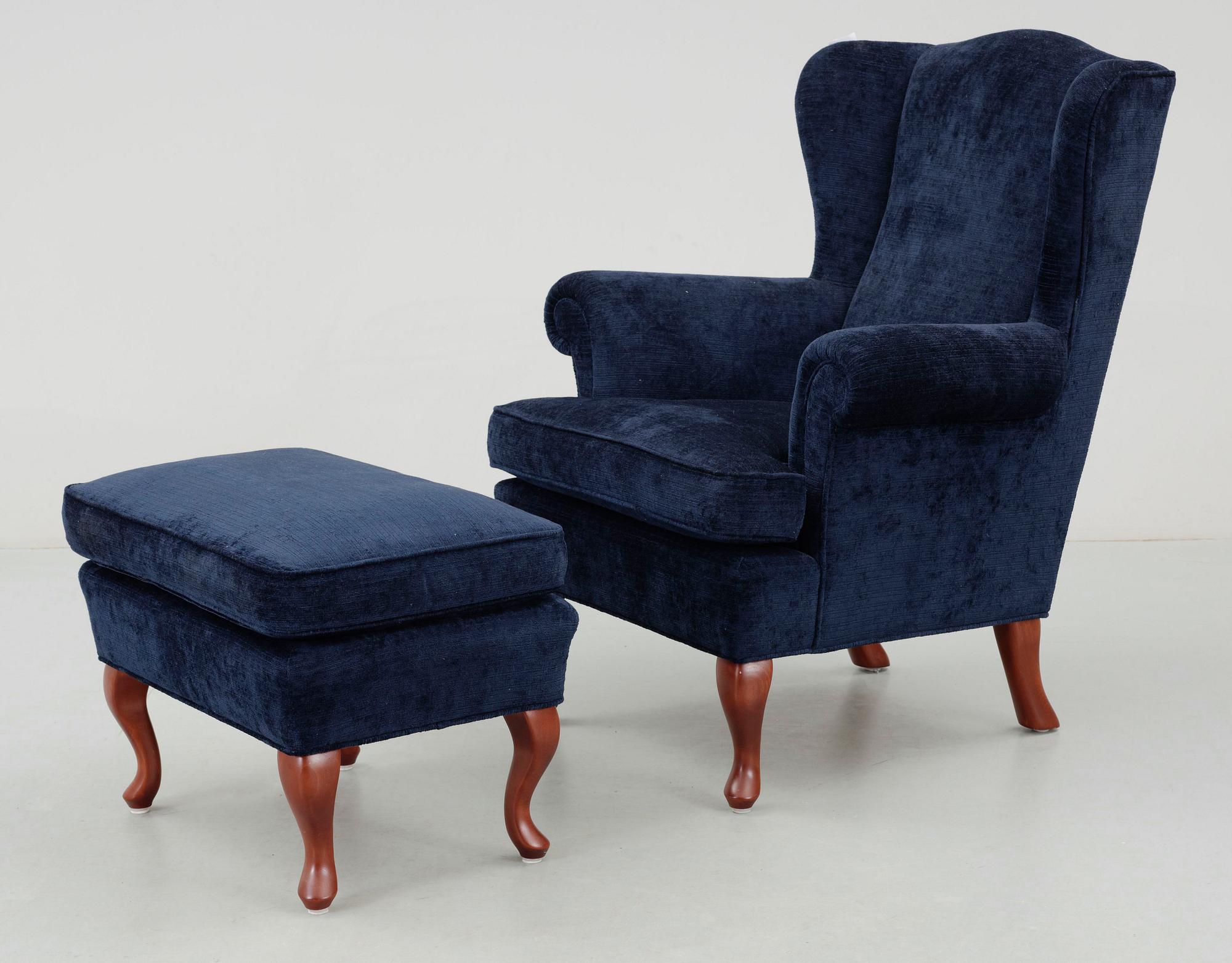 FÅTÖLJ MED FOTPALL. 1900/2000-tal.