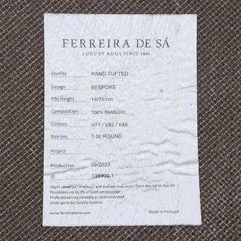 Diana Orving, a carpet 'Disappearance II', round diameter 300 cm, Ferreira de Sá, Portugal.