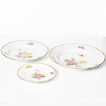 Royal Copenhagen, a 33-piece dinner service, 'Saxon Flower', Denmark.