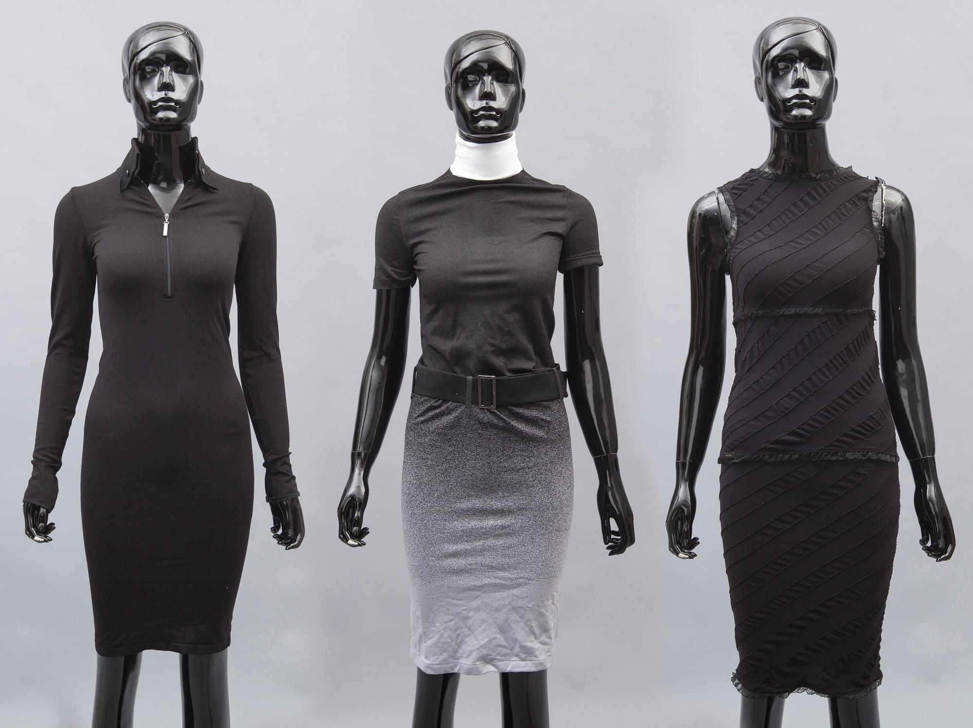 KLÄNNINGAR, 2 st, samt DRÄKT, 2 delar, Karl Lagerfeld för Wolford.