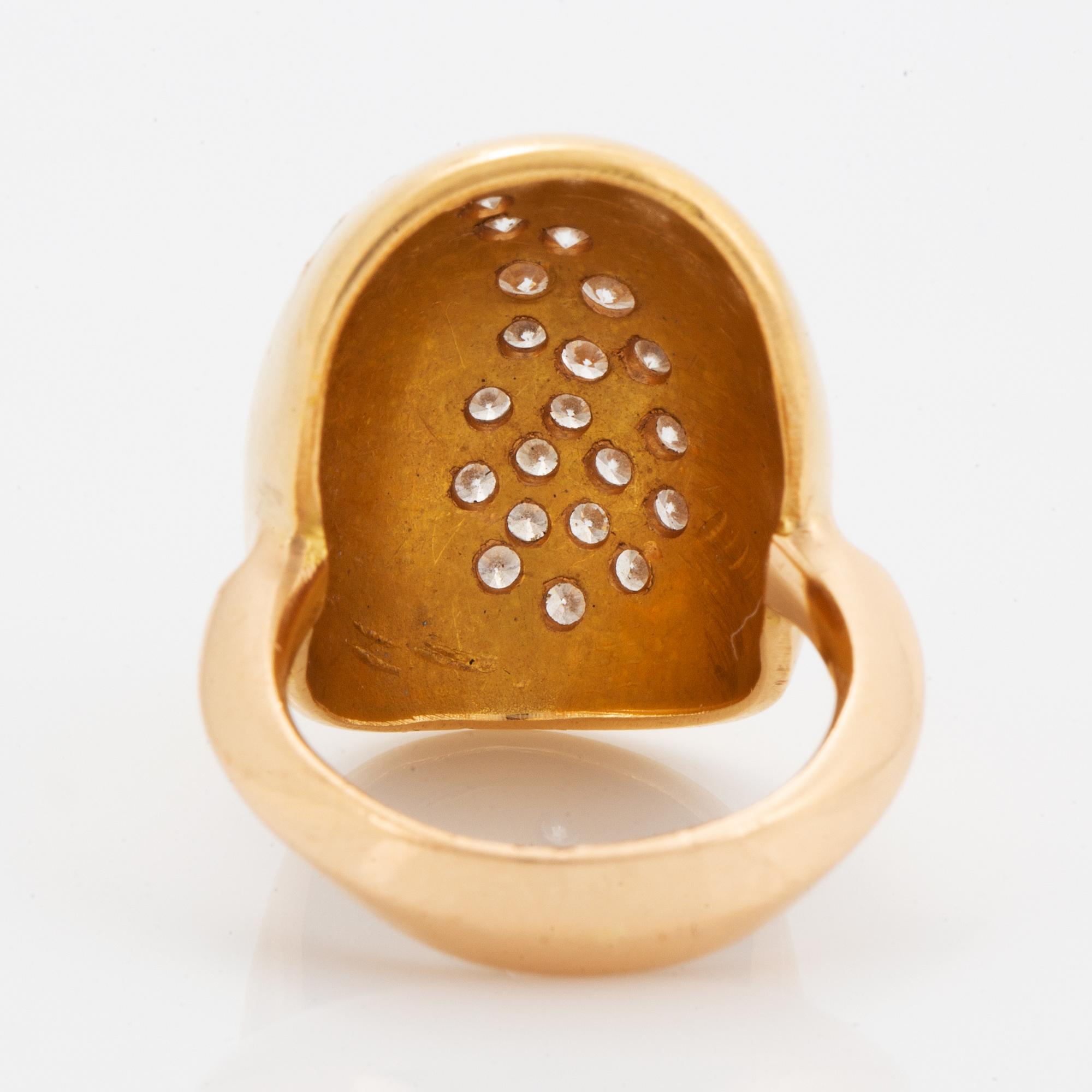 Brillant-cut diamond paisley ring, Karl-Heinz Sauer.