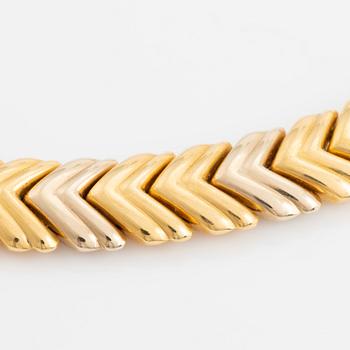 18K bi colour gold necklace.