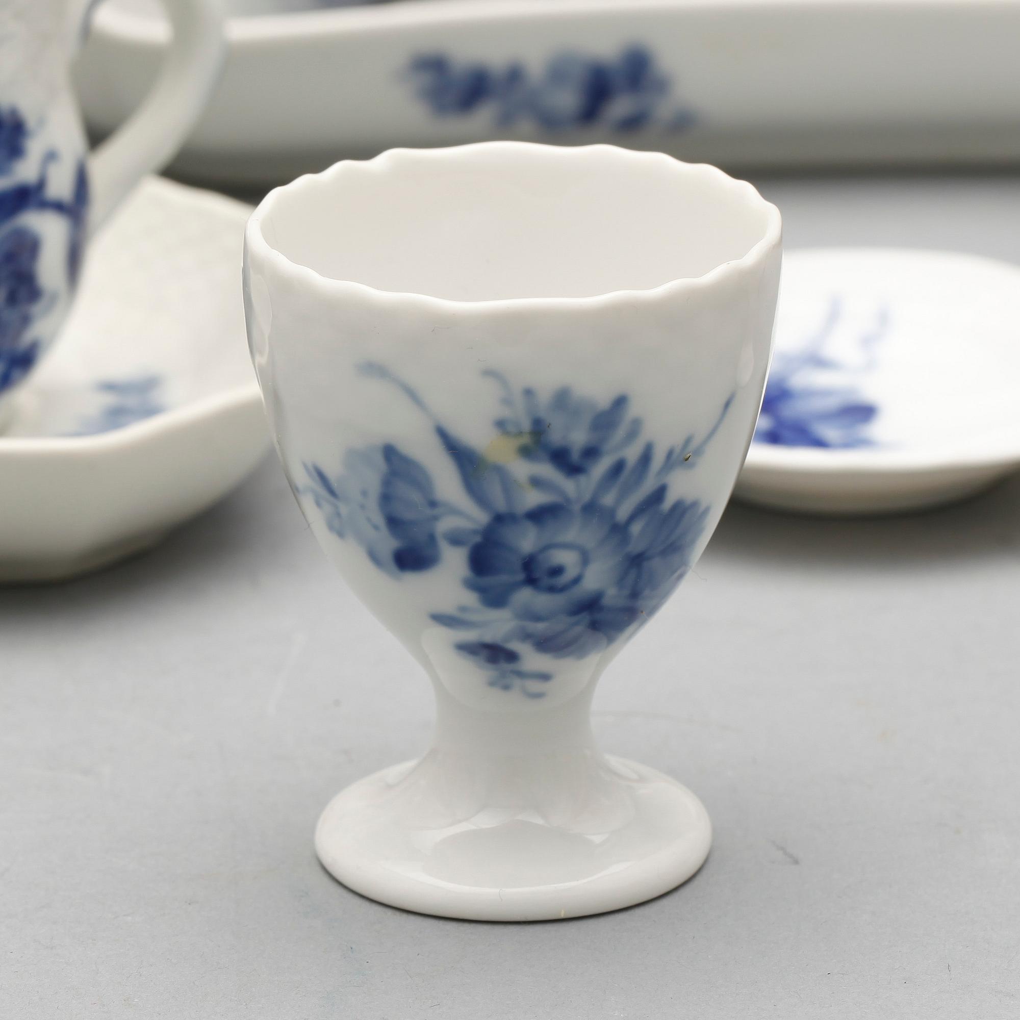 KAFFESERVIS, 31 delar, porslin, "Blå blomster", Royal Copenhagen, 1900-tal.