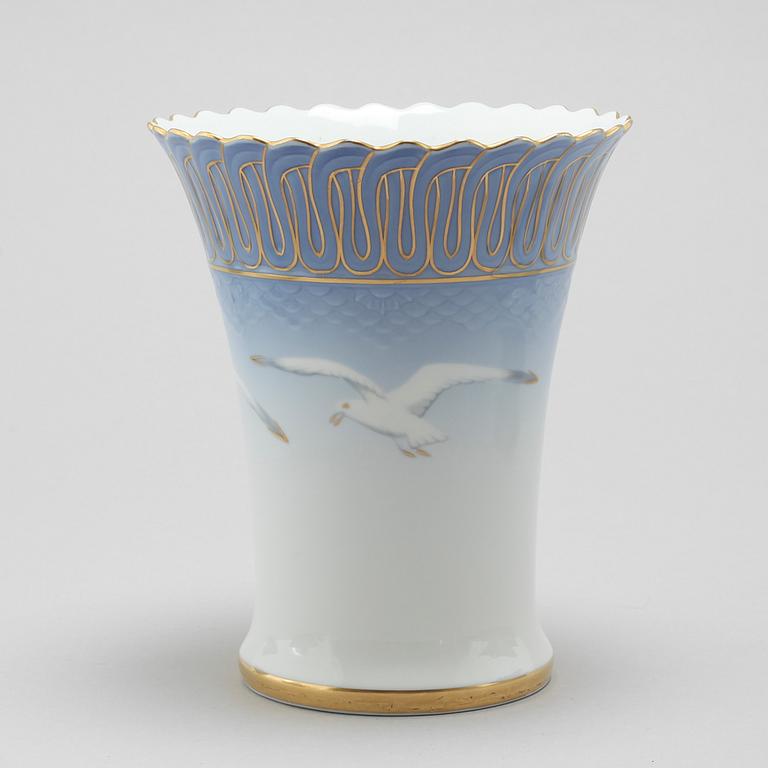 A 57 pcs"Måsen" porcelian dinner service by Bing & Gröndahl, the latter half of the 20th Century.