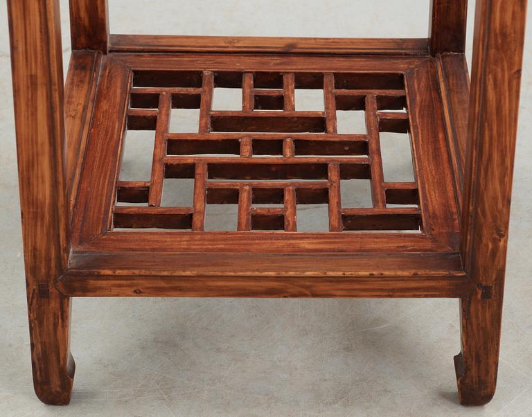 A blond hardwood table, late Qing dynasty (1644-1912).