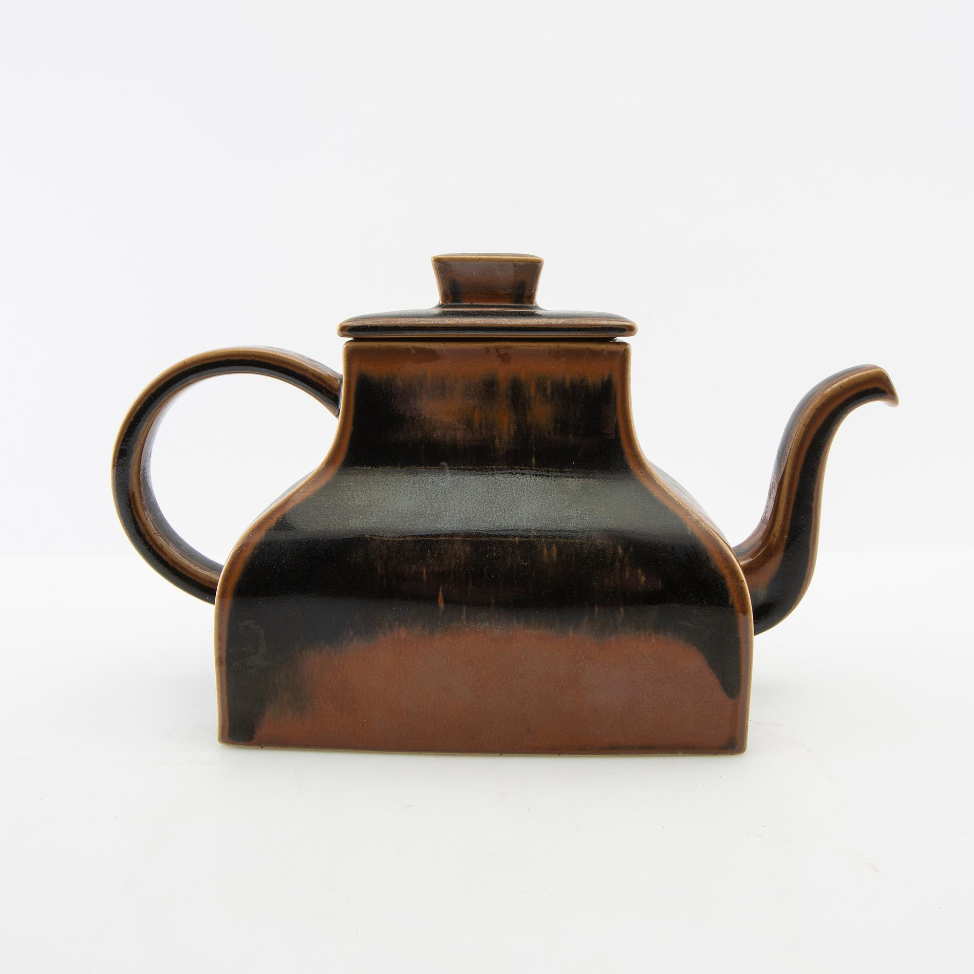 Signe Persson-Melin, Teapot "The Chinese" Rörstrand signed and numbered 203.