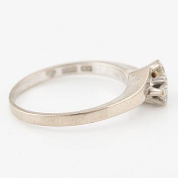 Ring, 18K white gold with two brilliant-cut diamonds.