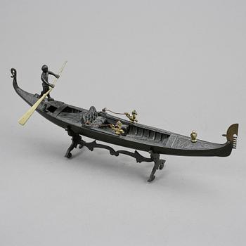 FIGURIN, troligen Kina, 1900-talets första hälft.