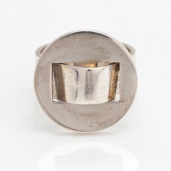 Pekka Piekäinen, Ring, sterlingsilver. Auran Kultaseppä, Åbo 1973.