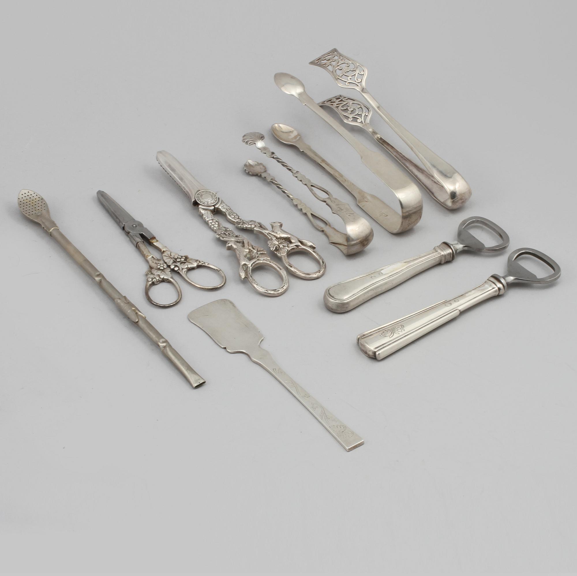 PARTI SILVER, 9 st, delvis låghaltigt, 1800/1900-tal, total vikt 450 gram.