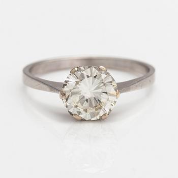 Ring, 18K vitguld, briljantslipad diamant ca 2.25 ct enligt certifikat.