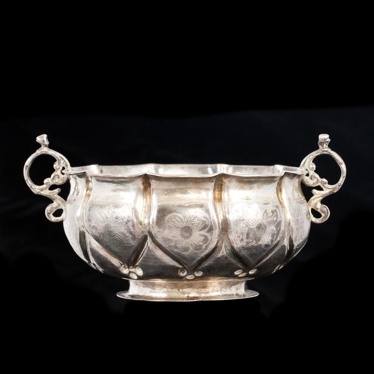 BRÄNNVINSSKÅL, silver, Petter Lindbom, 1760, Kalmar. Vikt ca 120 g.