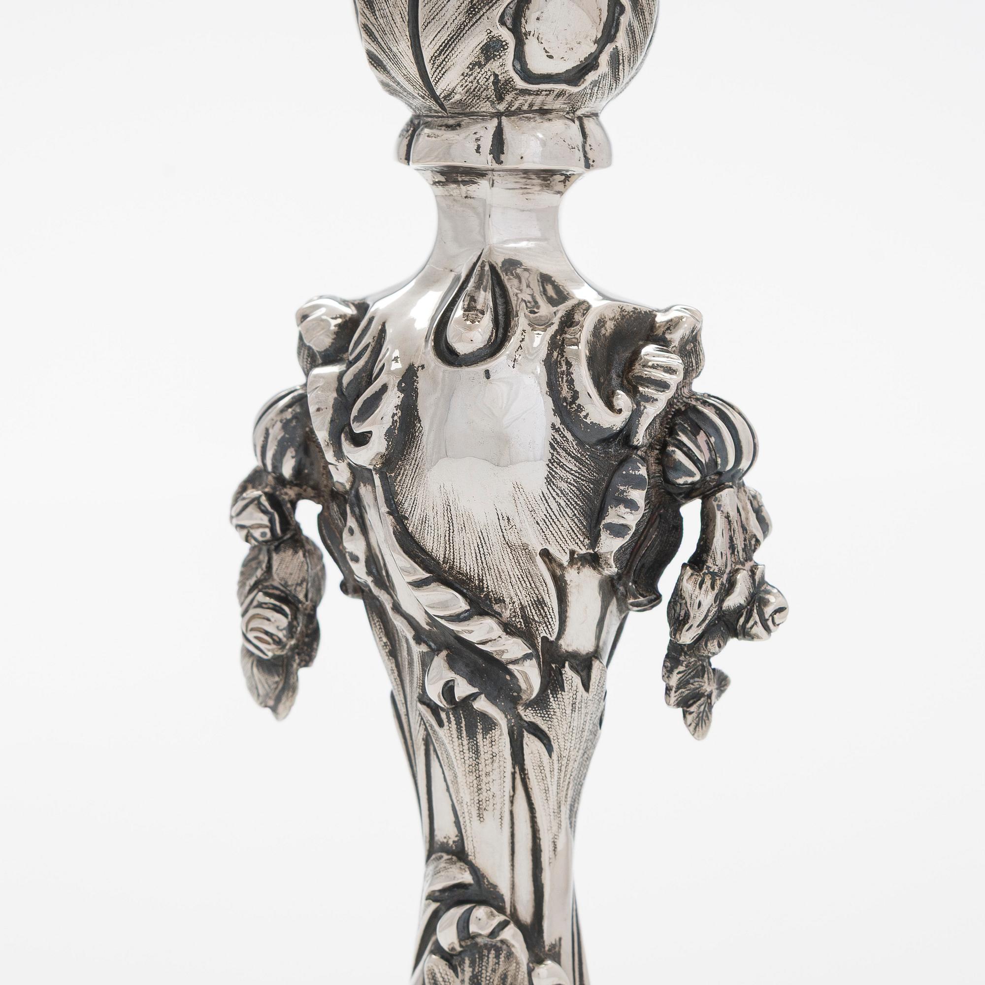 Gustaf Möllenborg, Ljusstakar, ett par, silver, Stockholm 1848. Nyrokoko.