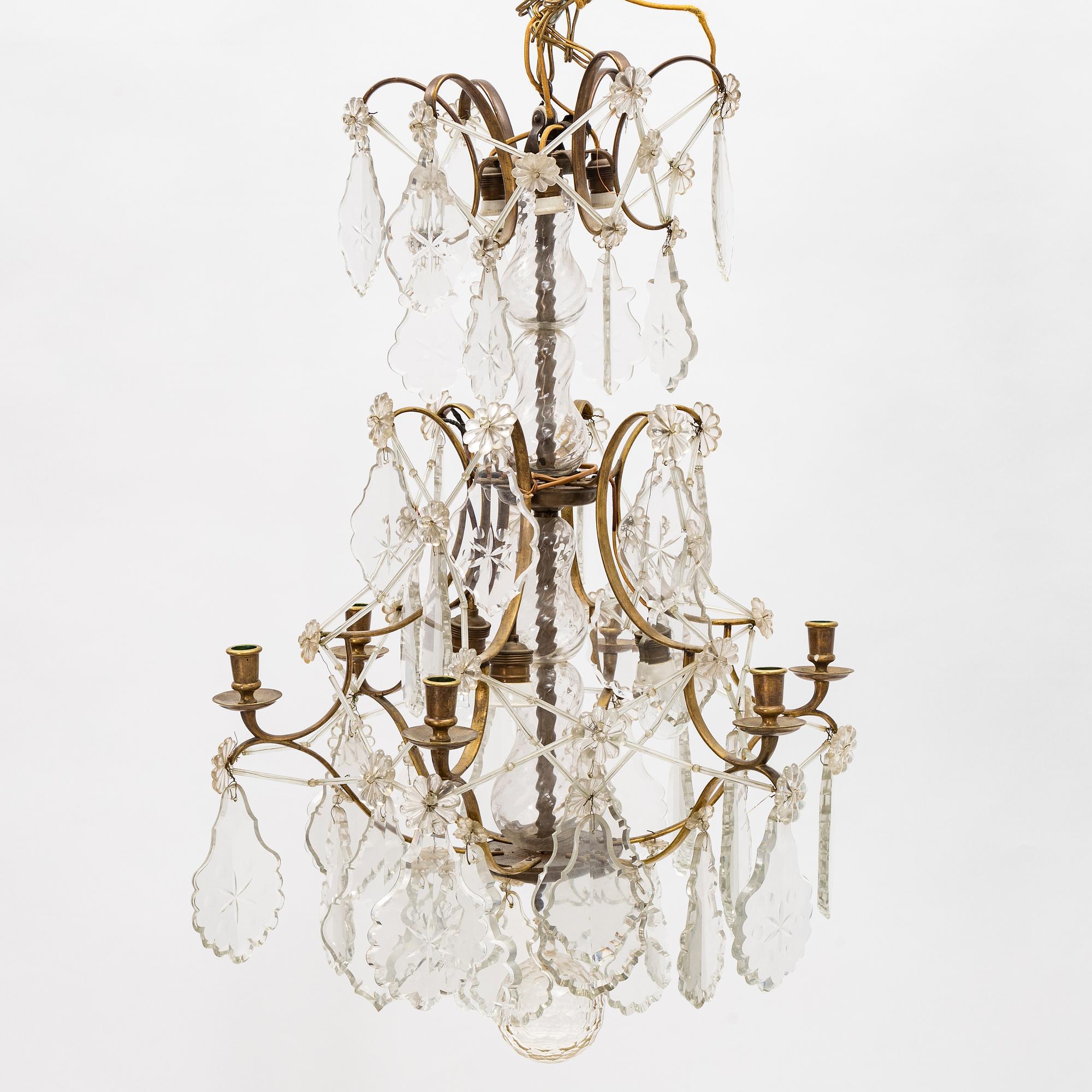 A rococo style chandelier from around the year 1900.