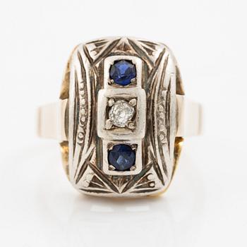 Ring in 14K gold with small sapphires and an old-cut diamond.