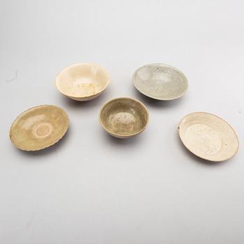 SKÅLAR 5 st Sydostasien 16/1700-tal eller äldre.