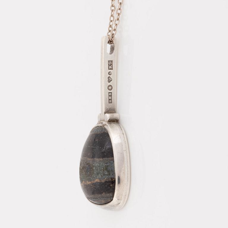 Bengt Sörling pendant, silver and black grey stone.