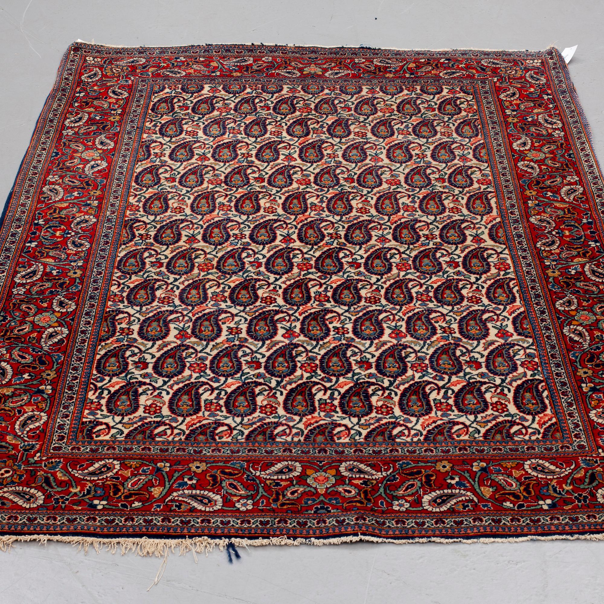 MATTO, a semi-antique Kashan, ca 198,5 x 135 cm.