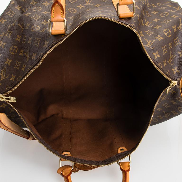 Louis Vuitton, a Monogram Canvas 'Keepall 55 bandoulière' bag.