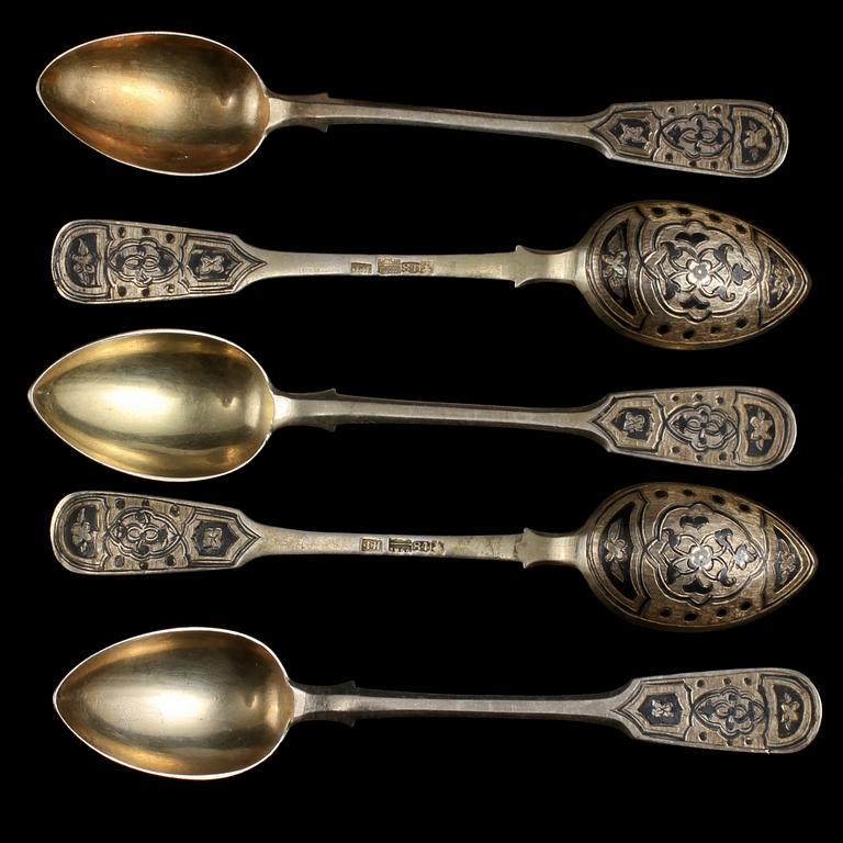 TESKEDAR, 5 + 6 st, Moskva, Ryssland, 1866, vikt 240 g.