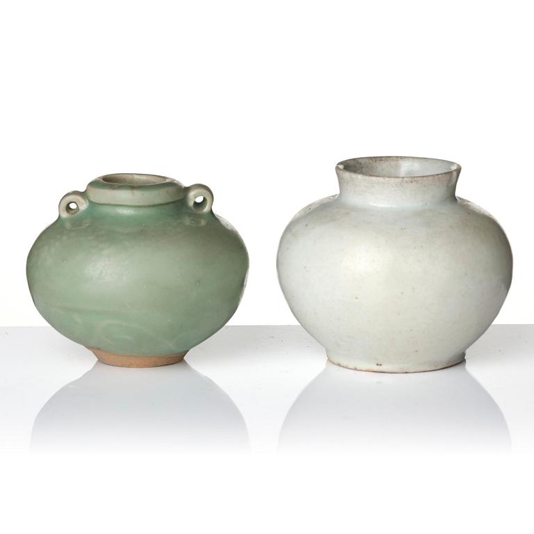 A group lot of ceramics for the Southeast Asian market, 14/16th century. (7 pieces).