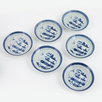 A set of six Chinese blue and white tea cups with saucers and nine plates, Qing dynasty, 19/20th century.