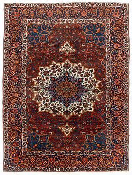 A Bakthiari carpet, c. 310 x 230 cm.