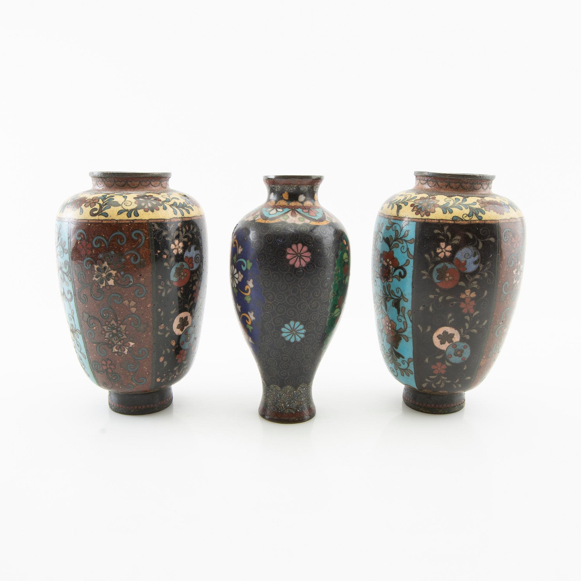 Vases 3 pcs and boxes with lids 2 pcs China 20th century first half/mid cloisonné works.