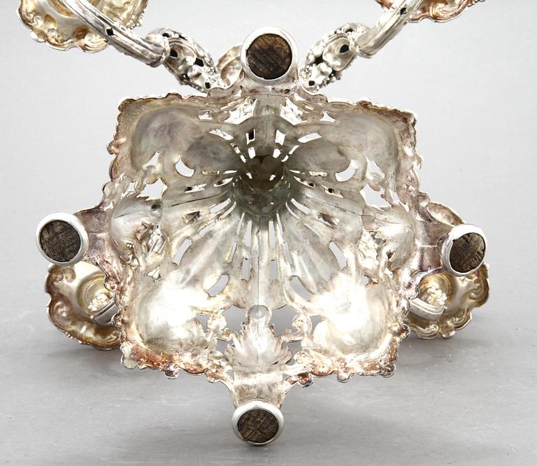 KANDELABER, låghaltigt silver, 1900-tal. Vikt ca 3000 gram.