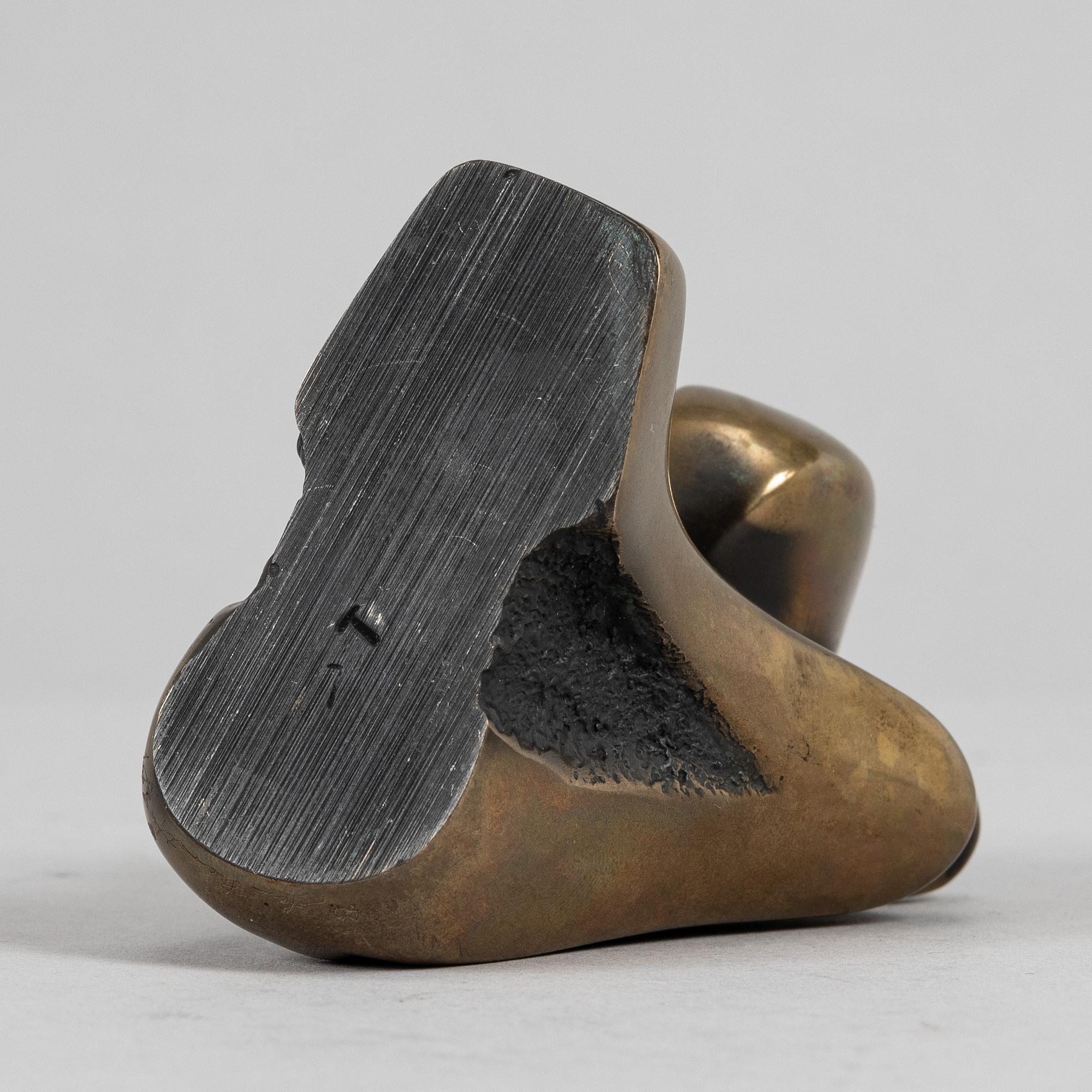 Tom Bennett, sculpture. Signed. Ed. 2/80. Dat -89. Bronze, height 7.5 cm.