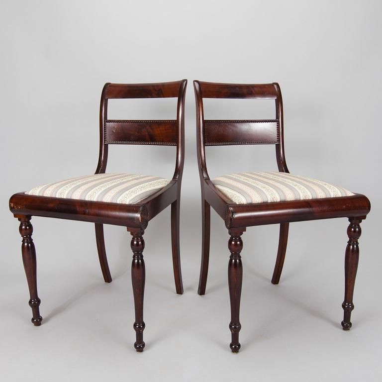 A SET OF FOUR CHAIRS, England, 20th century.