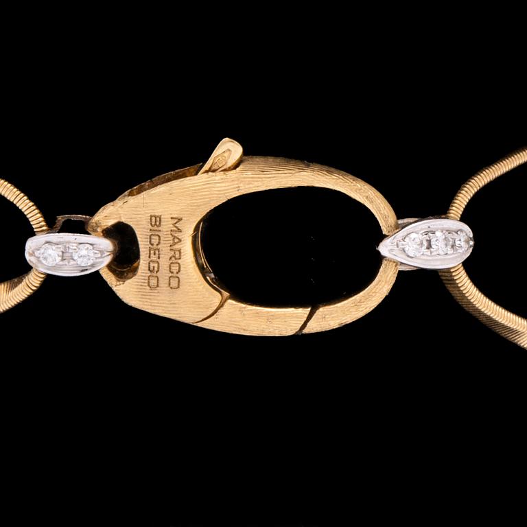 Marco Bicego Italy, bracelet 18k gold and whitegold, brilliant-cut diamonds approx 0,20 ct in total, total weight 9,8 g.