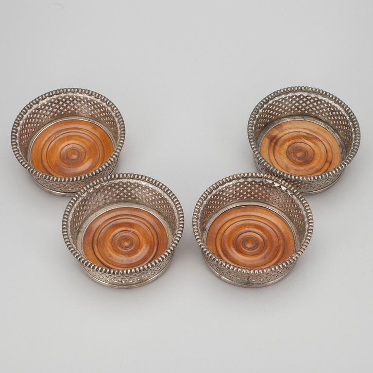 COASTERS, 4 st, försilvrad koppar, 1800-tal.