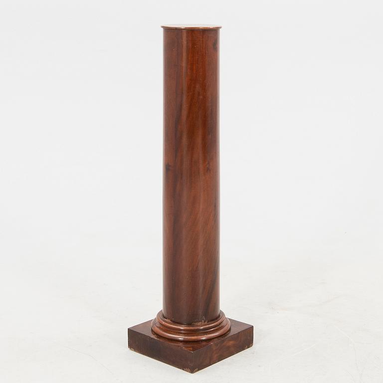 Piedestal 1900-talets första hälft.