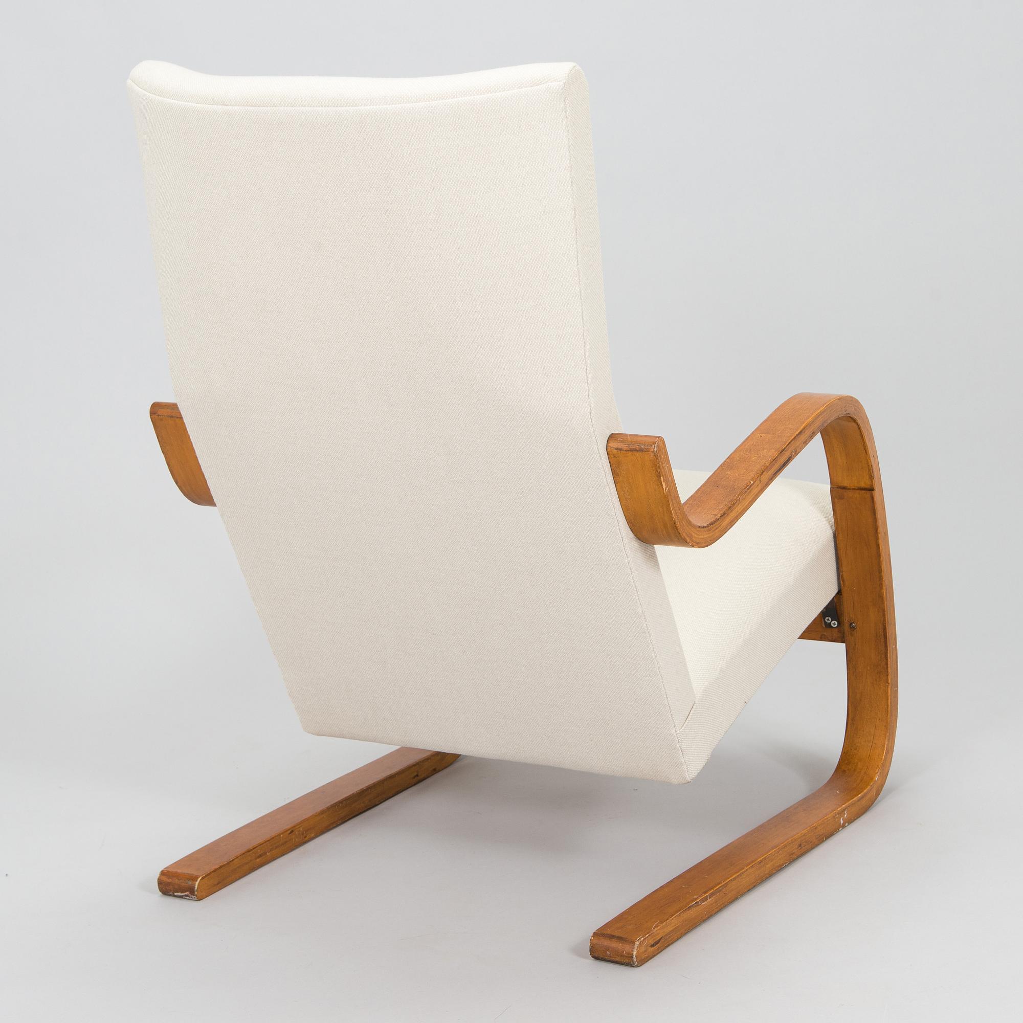 Alvar Aalto, A 1930/1940s armchair, model 36, for O.Y Huonekalu- ja Rakennustyötehdas A.B.
