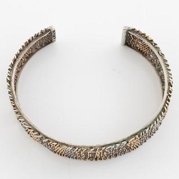 Anders Högberg, armring, filigran, silver, delvis förgyllt.