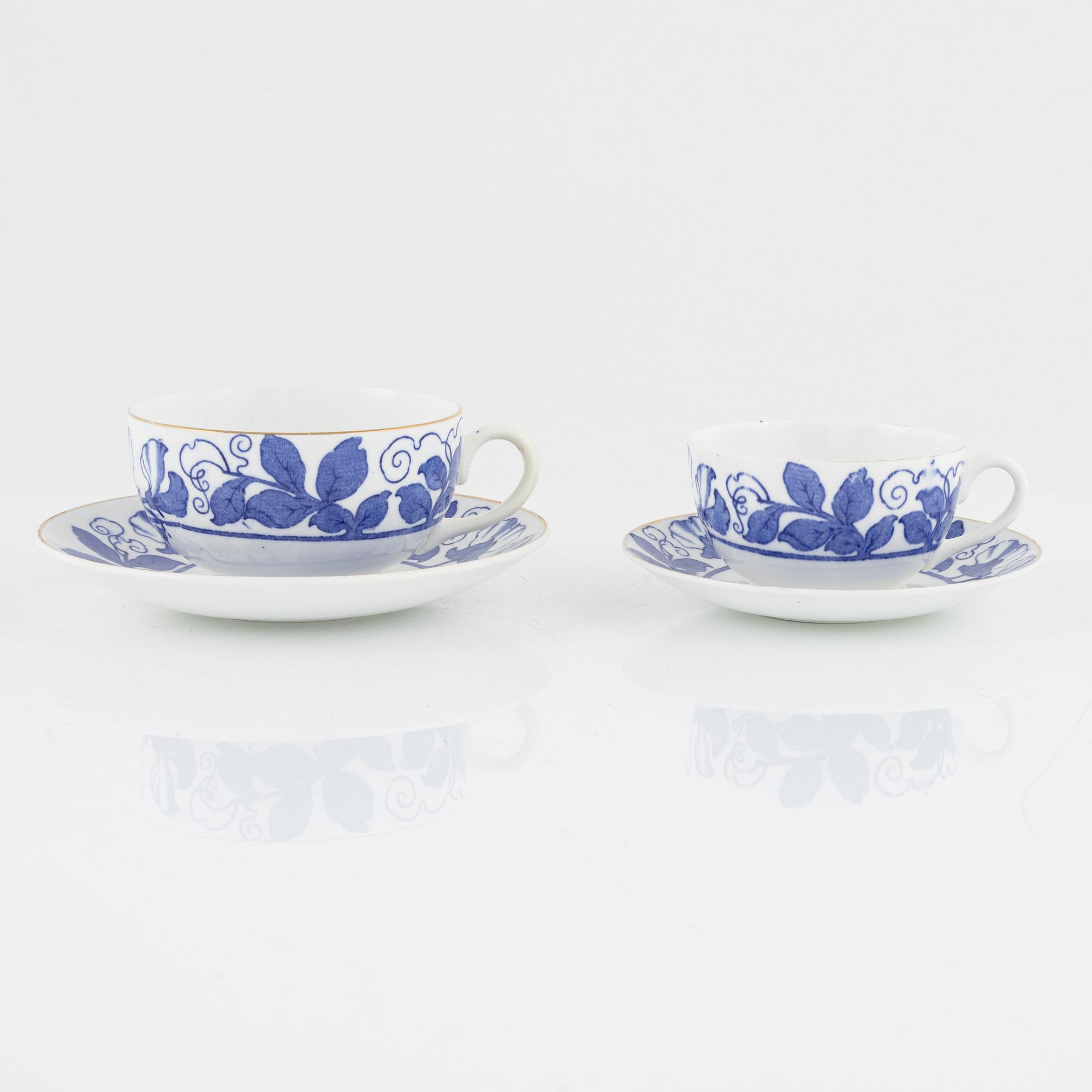 Gunnar Wennerberg, 74 pieces of a "Blåsippa" dinner service, Gustavsberg, Sweden.