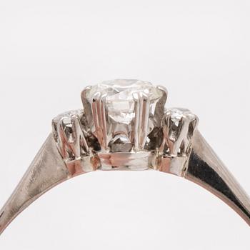 Diamond ring 18K whitegold 3 brilliant-cut diamonds apprx 0,55 ct in total, Gerdtb Hartvig Sandqvist Stockholm1964.
