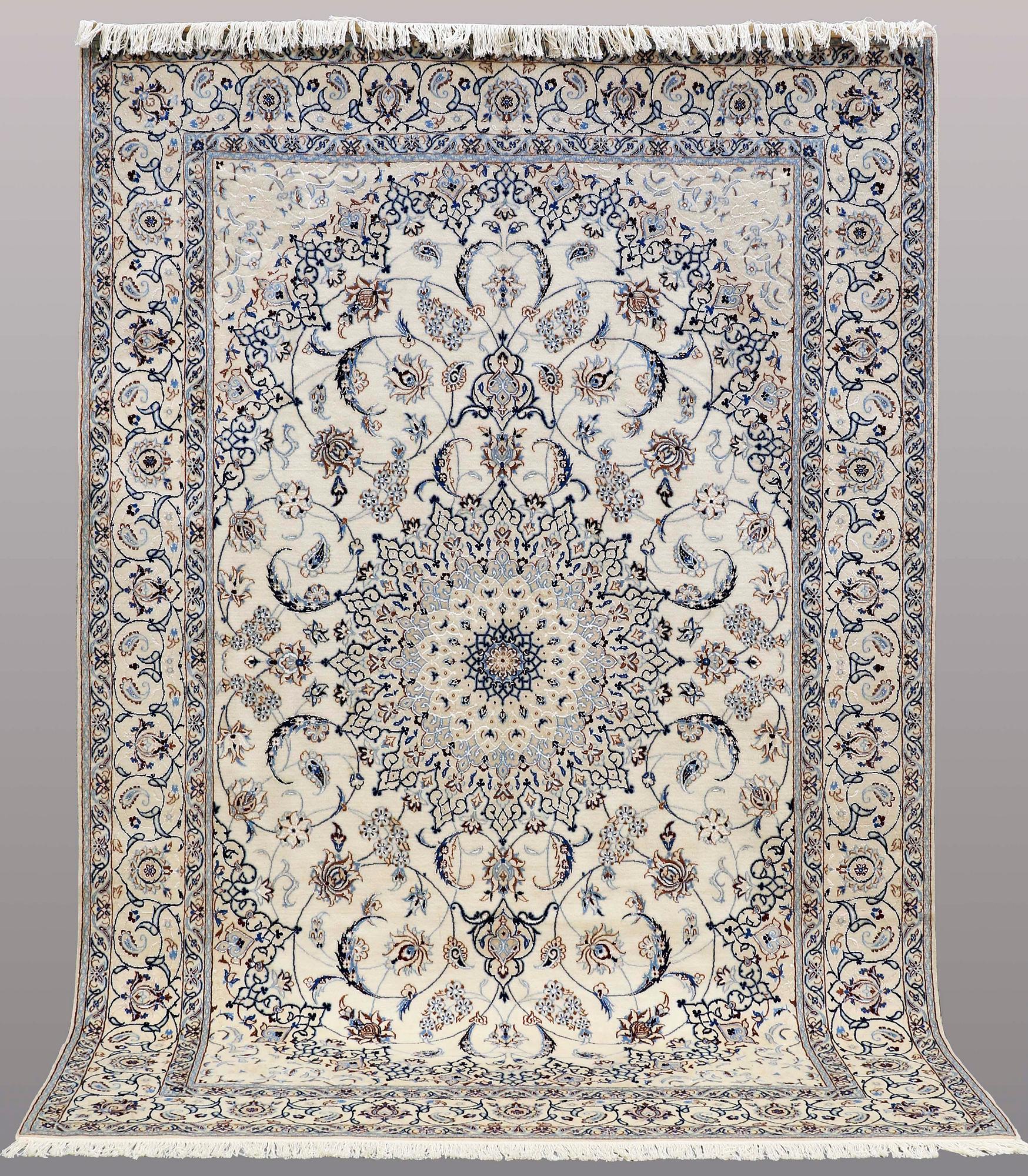 A CARPET, Nain part silk, s.k 9LAA, ca  303 x 202 cm.