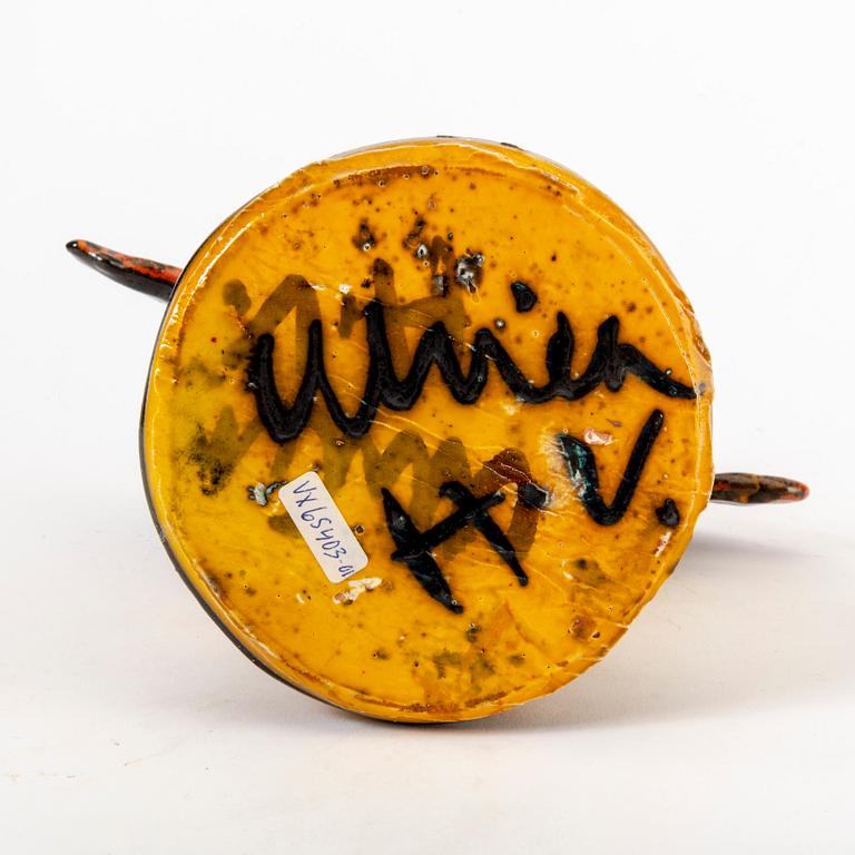 A signed Ulrica Hydman-Vallien stoneware figurine.