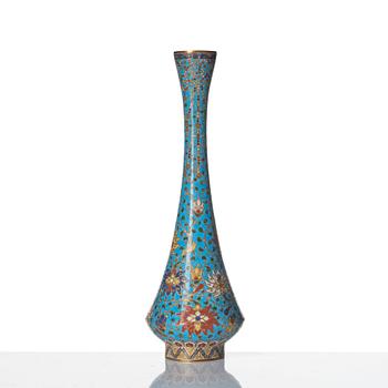 Vas, cloisonné. Sen Mingdynasti/tidig Qingdynasty.